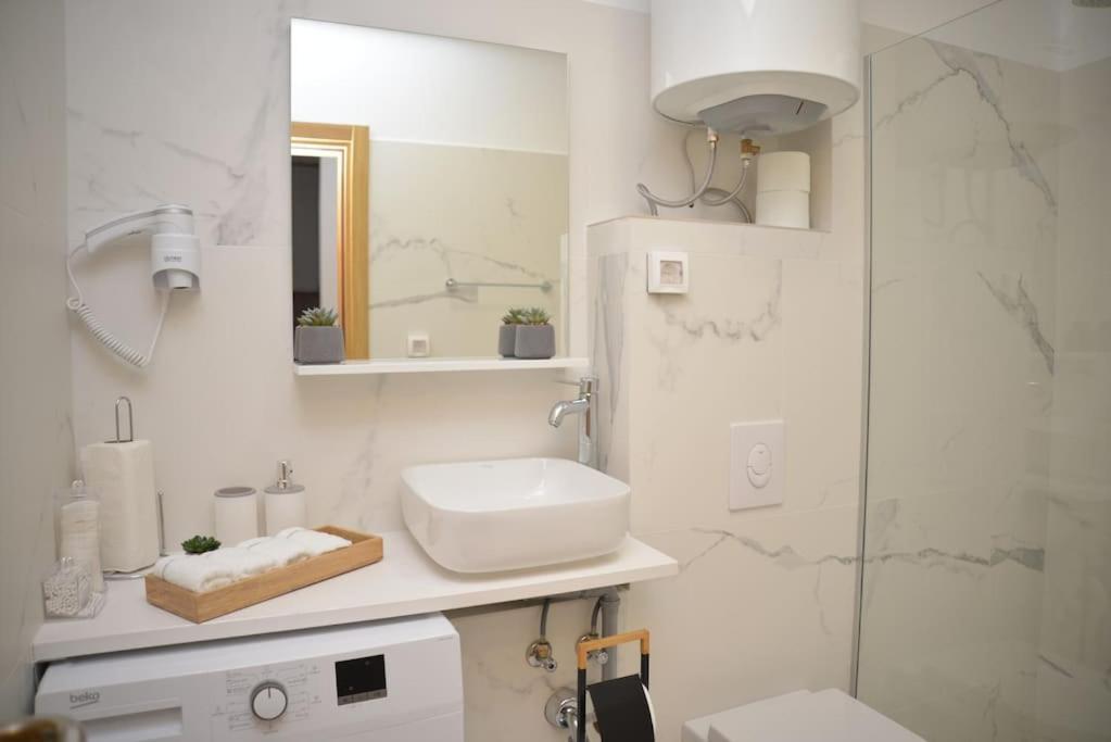 Ferienwohnung Design Flat With Impressive Boka Bay View Kotor Exterior foto